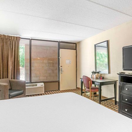 Quality Inn Near Speedway Wilkesboro Esterno foto