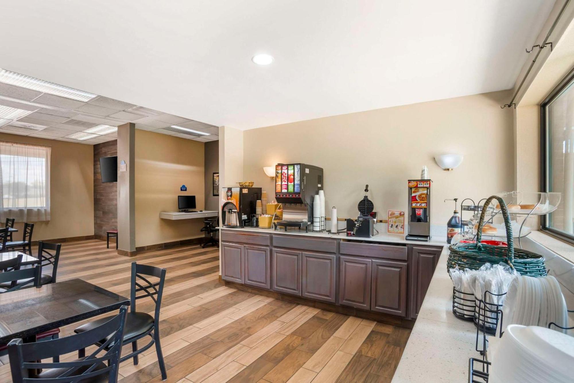 Quality Inn Near Speedway Wilkesboro Esterno foto