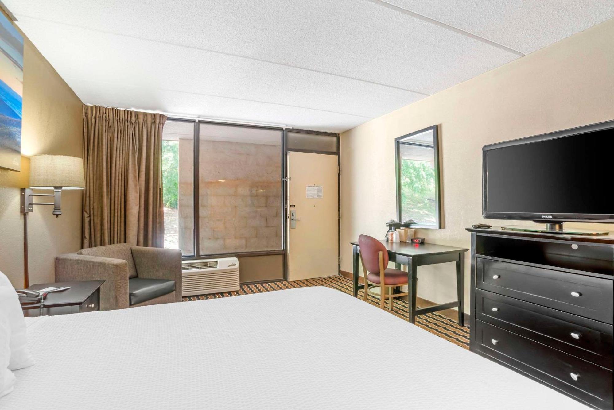 Quality Inn Near Speedway Wilkesboro Esterno foto