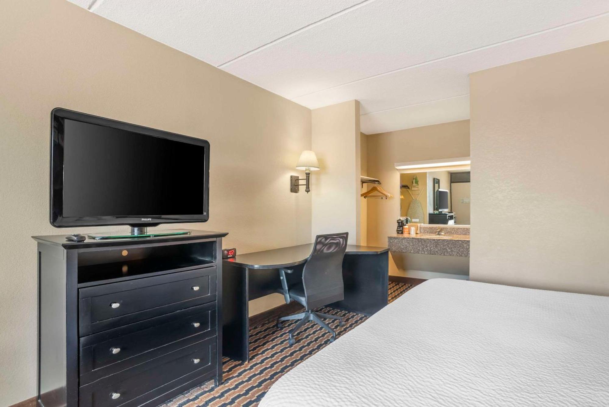 Quality Inn Near Speedway Wilkesboro Esterno foto