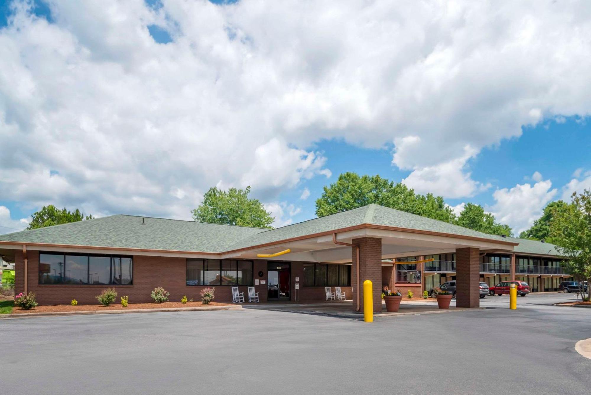 Quality Inn Near Speedway Wilkesboro Esterno foto