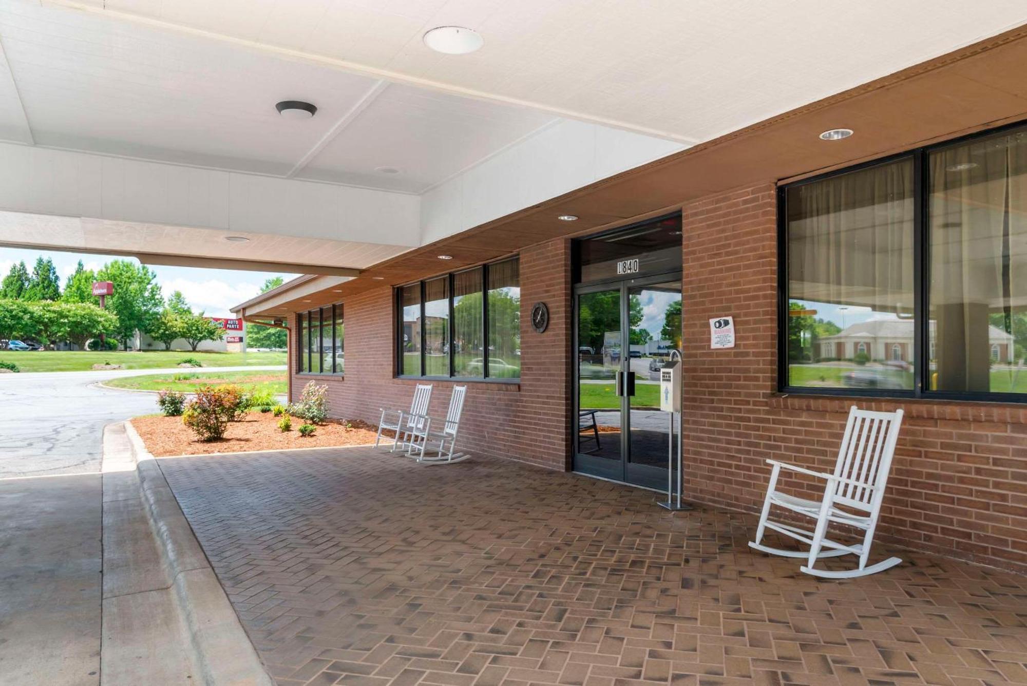Quality Inn Near Speedway Wilkesboro Esterno foto