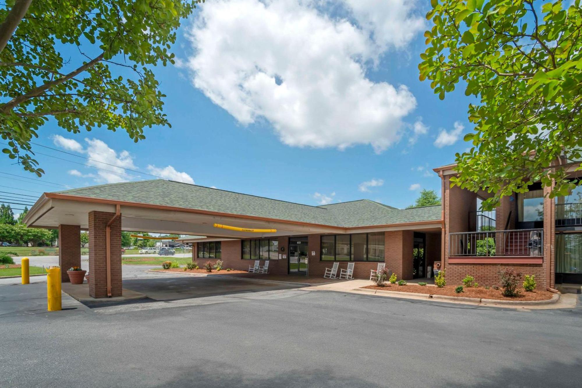Quality Inn Near Speedway Wilkesboro Esterno foto